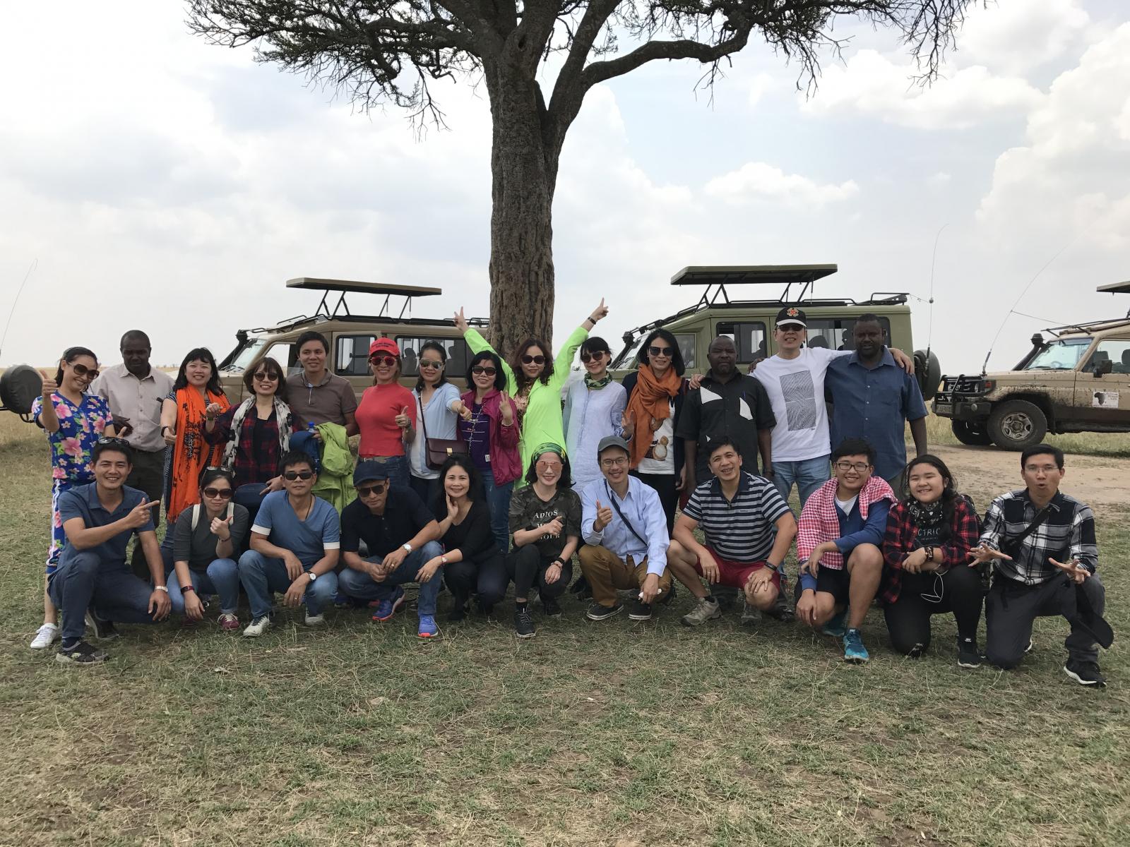 Đoàn tour khám phá hoang dã Kenya